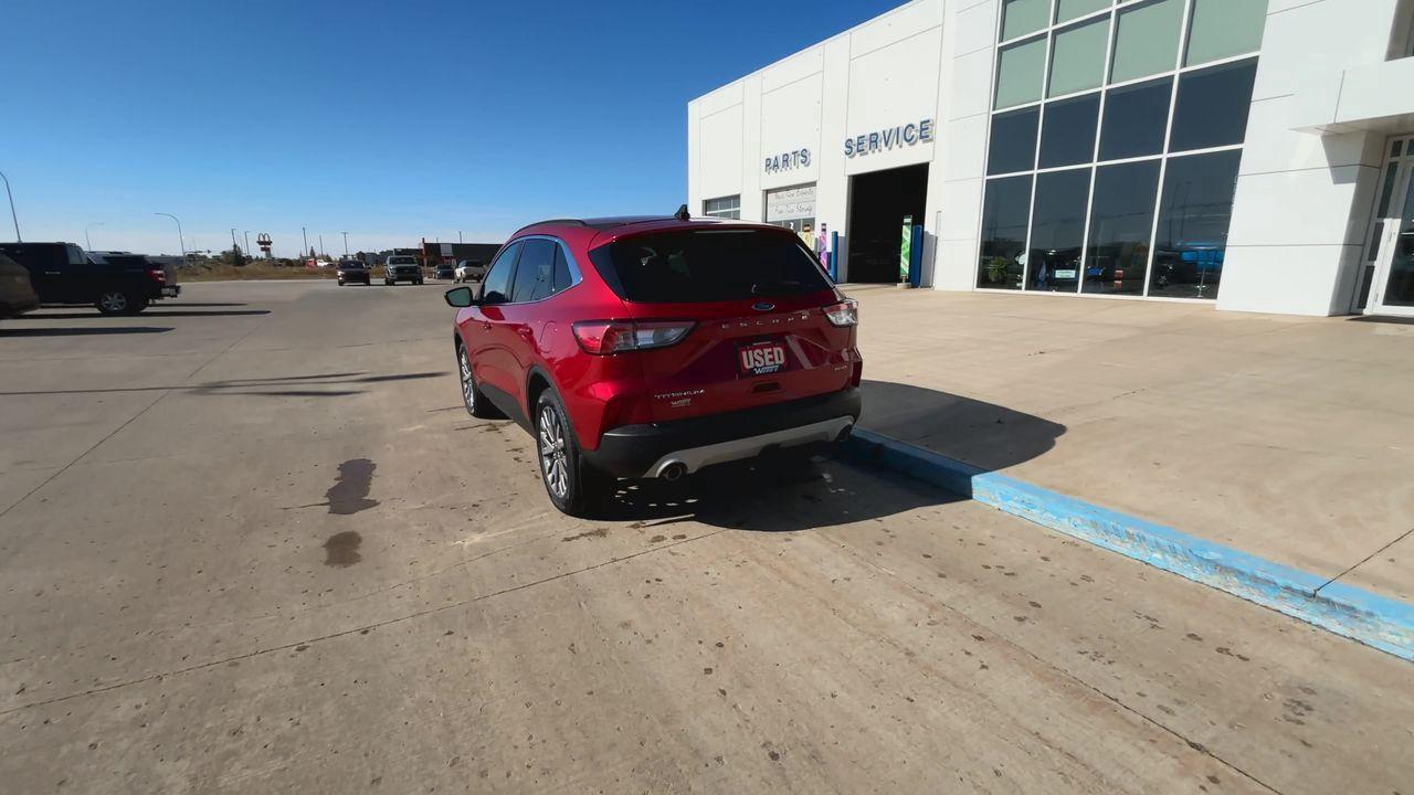 2022 Ford Escape Titanium AWD Photo5