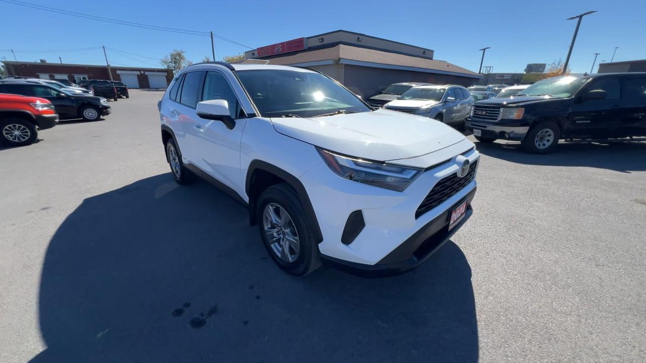 2024 Toyota RAV4 HYBRID XLE AWD | SUNROOF | HTD SEATS | CARPLAY Photo