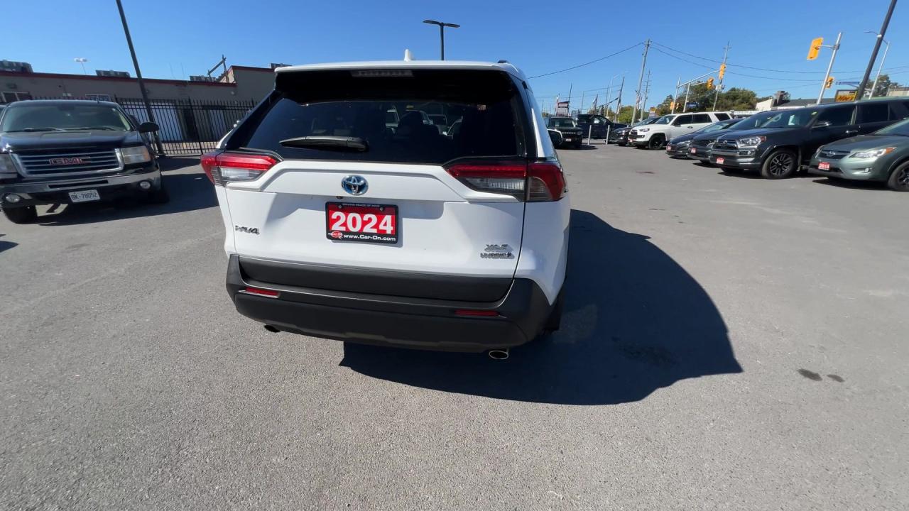 2024 Toyota RAV4 HYBRID XLE AWD | SUNROOF | HTD SEATS | CARPLAY Photo