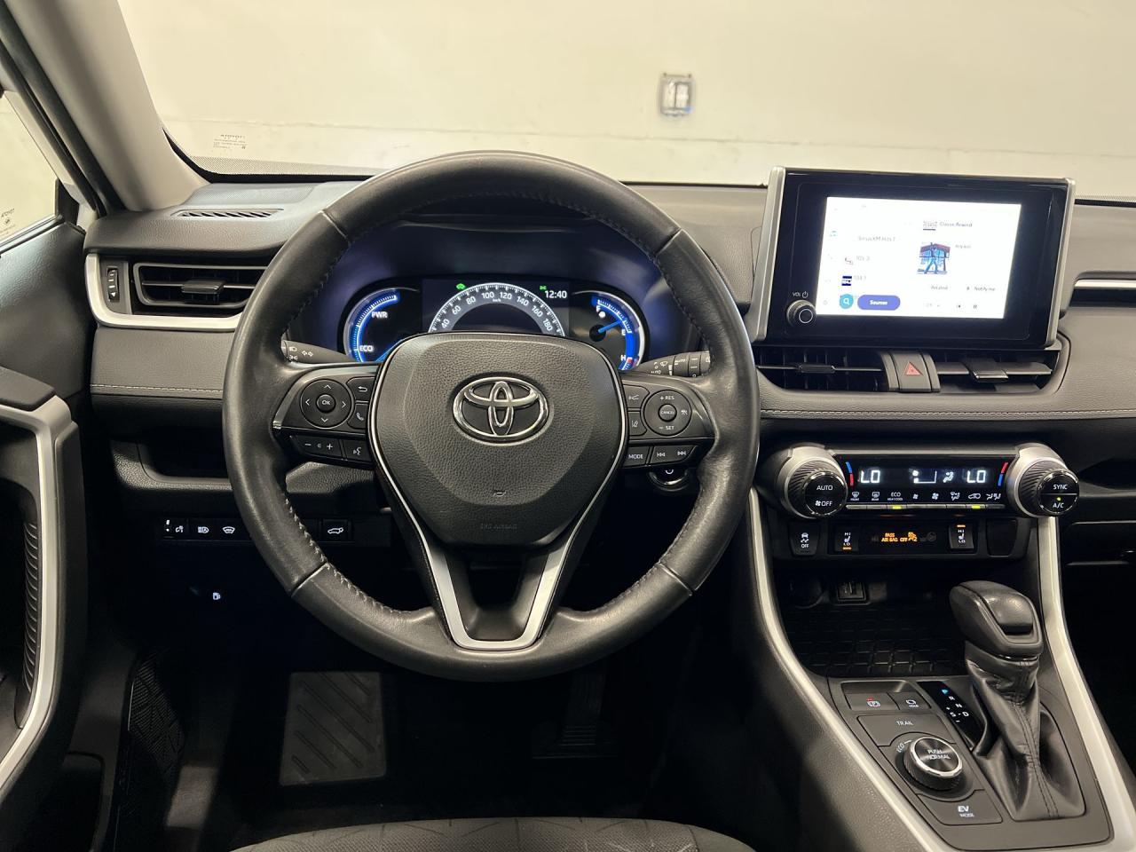 2024 Toyota RAV4 HYBRID XLE AWD | SUNROOF | HTD SEATS | CARPLAY Photo