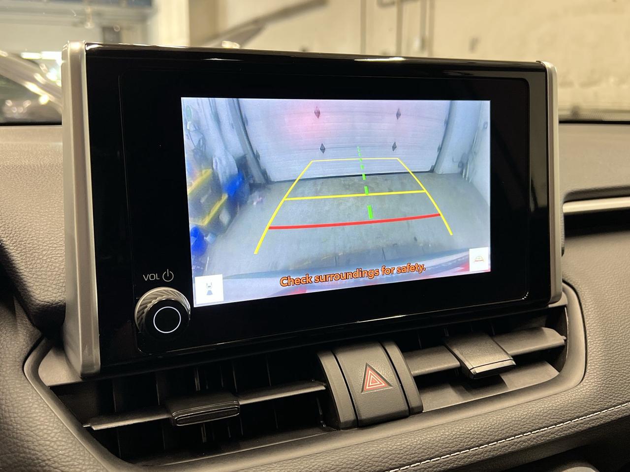 2024 Toyota RAV4 HYBRID XLE AWD | SUNROOF | HTD SEATS | CARPLAY Photo