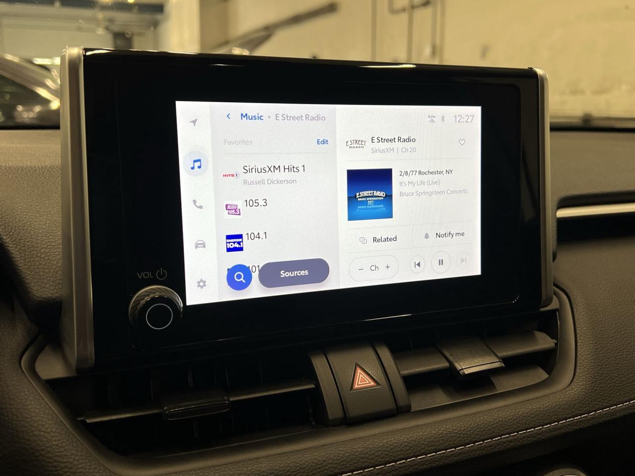 2024 Toyota RAV4 HYBRID XLE AWD | SUNROOF | HTD SEATS | CARPLAY Photo