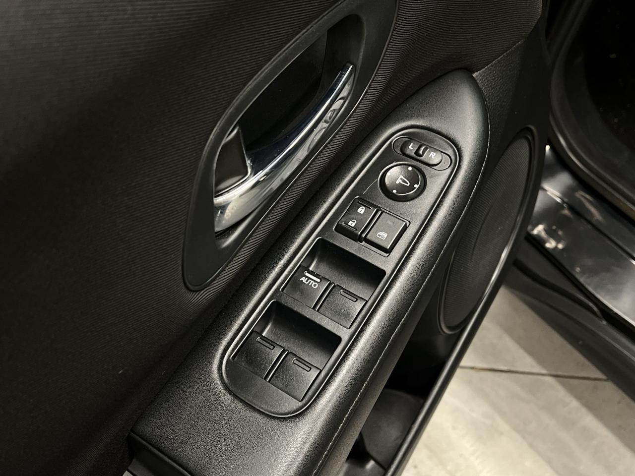 2016 Honda HR-V AWD | LOW KMS! | REAR CAM | 17IN ALLOYS |BLUETOOTH Photo