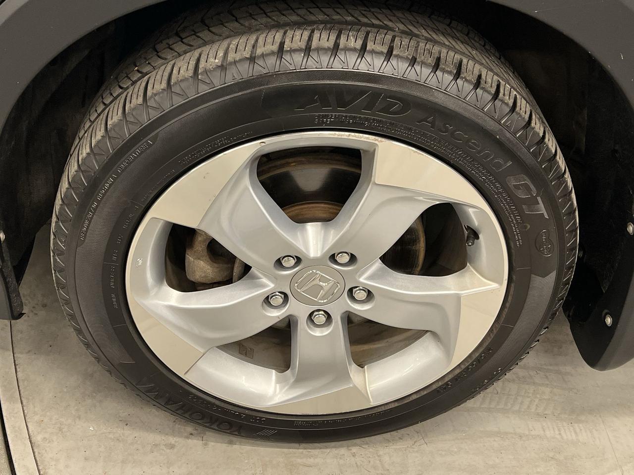2016 Honda HR-V AWD | LOW KMS! | REAR CAM | 17IN ALLOYS |BLUETOOTH Photo