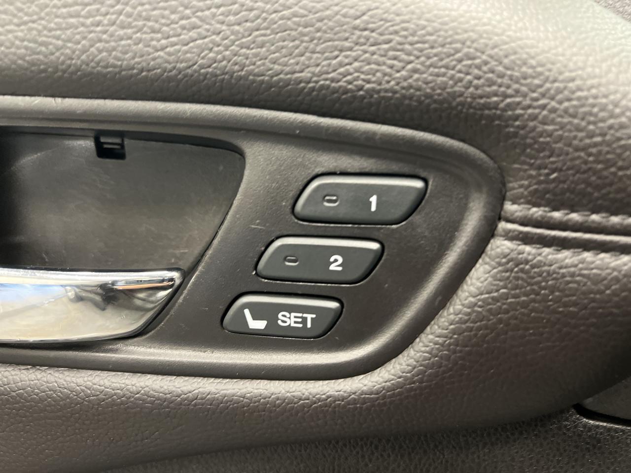 2015 Acura RDX AWD | HTD LEATHER |SUNROOF | 18IN ALLOYS |REAR CAM Photo