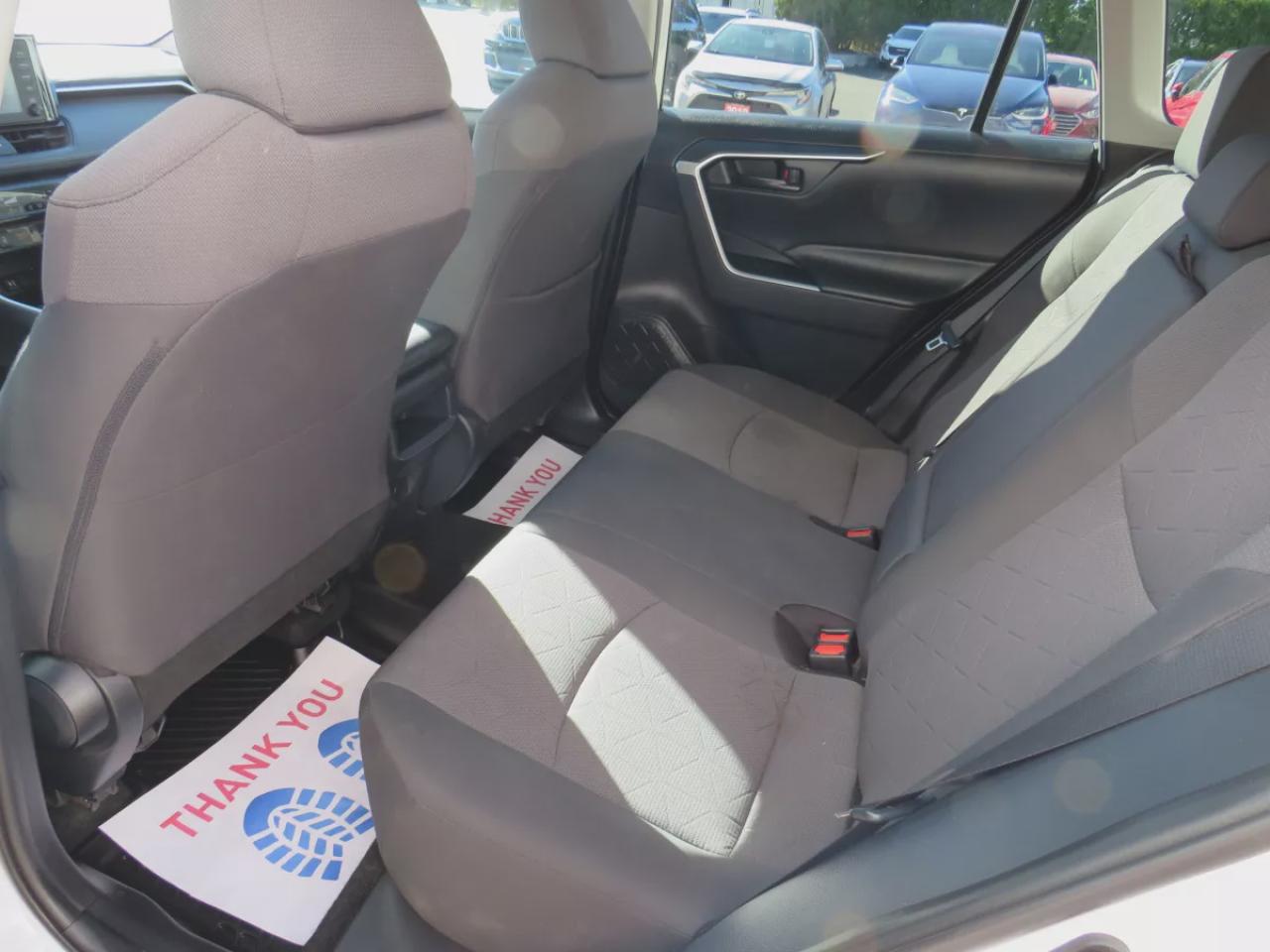 2019 Toyota RAV4 LE (**CLEAN TITLE/NO ACCIDENTS**SAFETY/CERTIFIED!!**ALLOY RIMS**REVERSE CAMERA**HEATED SEATS**CRUISE CONTROL**LANE ASSIST**ECO/NORMAL/SPORT MODE**ELECTRIC PARKING BRAKE**USB/AUX**POWER DOORS**POWER WINDOWS**) Photo