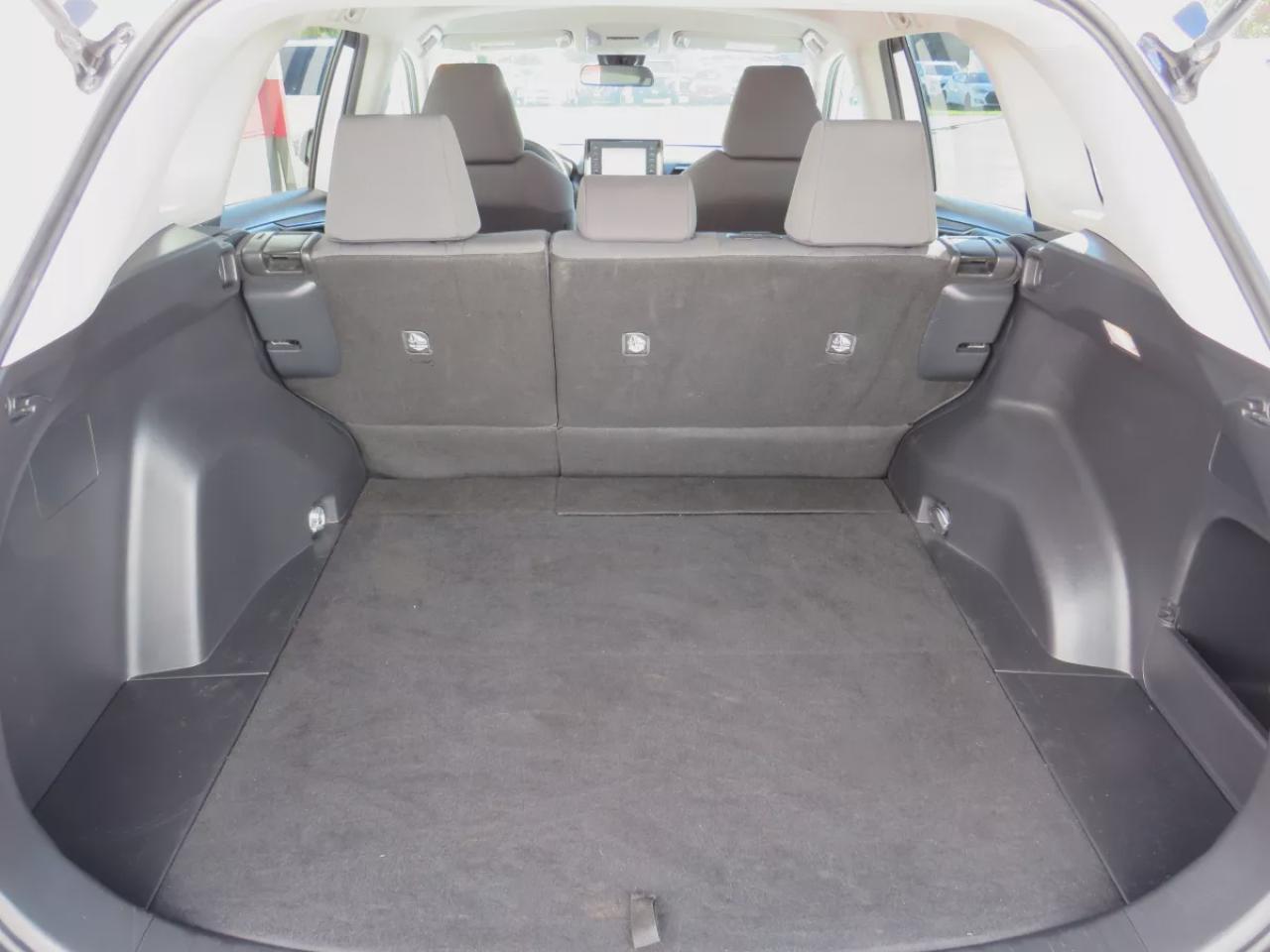 2019 Toyota RAV4 LE (**CLEAN TITLE/NO ACCIDENTS**SAFETY/CERTIFIED!!**ALLOY RIMS**REVERSE CAMERA**HEATED SEATS**CRUISE CONTROL**LANE ASSIST**ECO/NORMAL/SPORT MODE**ELECTRIC PARKING BRAKE**USB/AUX**POWER DOORS**POWER WINDOWS**) Photo