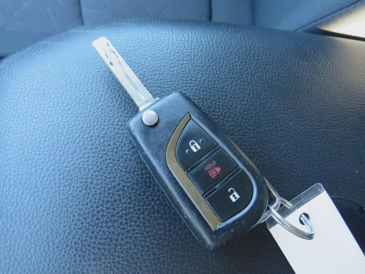 2019 Toyota RAV4 LE (**CLEAN TITLE/NO ACCIDENTS**SAFETY/CERTIFIED!!**ALLOY RIMS**REVERSE CAMERA**HEATED SEATS**CRUISE CONTROL**LANE ASSIST**ECO/NORMAL/SPORT MODE**ELECTRIC PARKING BRAKE**USB/AUX**POWER DOORS**POWER WINDOWS**) Photo