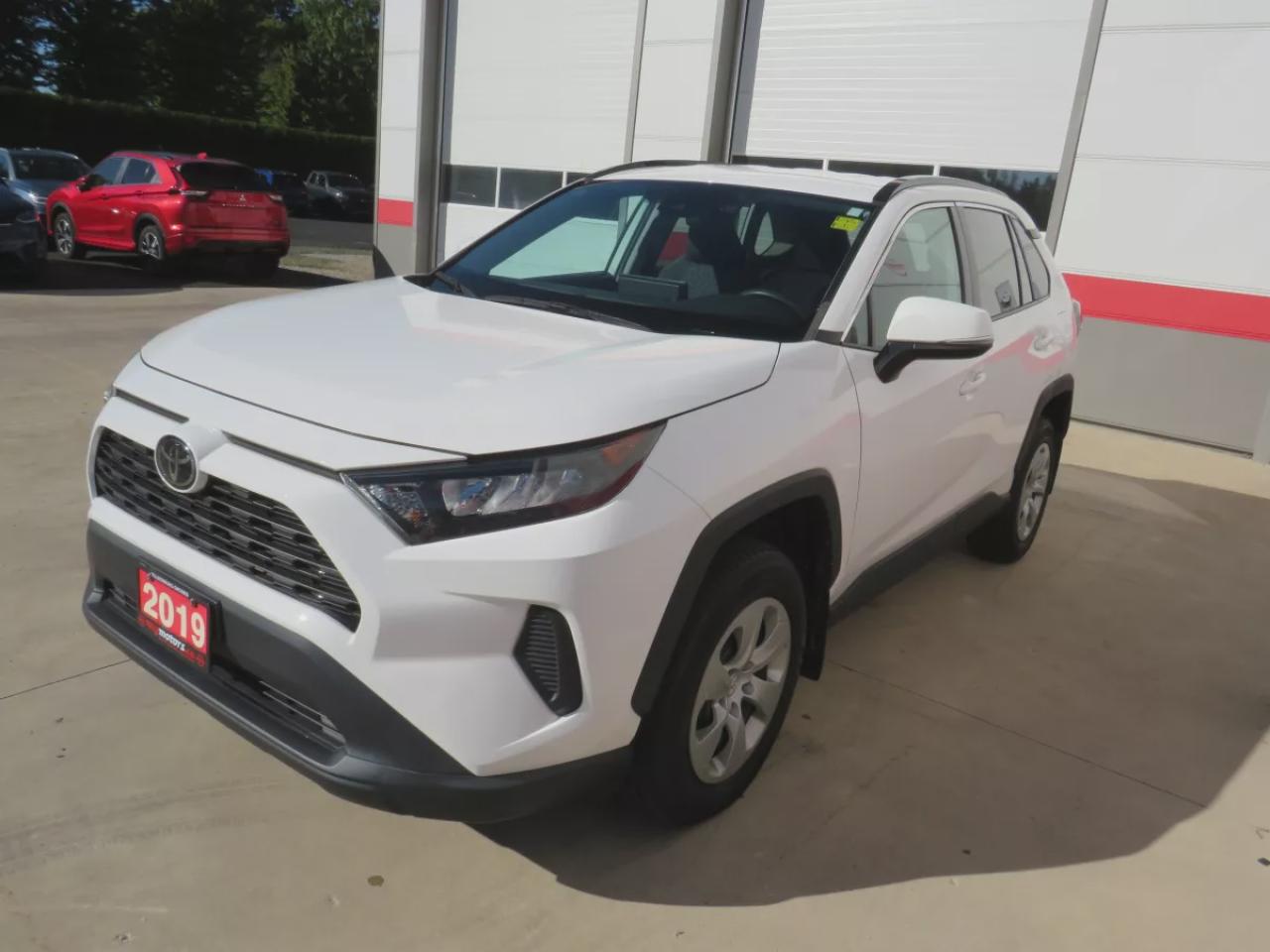 2019 Toyota RAV4 LE (**CLEAN TITLE/NO ACCIDENTS**SAFETY/CERTIFIED!!**ALLOY RIMS**REVERSE CAMERA**HEATED SEATS**CRUISE CONTROL**LANE ASSIST**ECO/NORMAL/SPORT MODE**ELECTRIC PARKING BRAKE**USB/AUX**POWER DOORS**POWER WINDOWS**) Photo