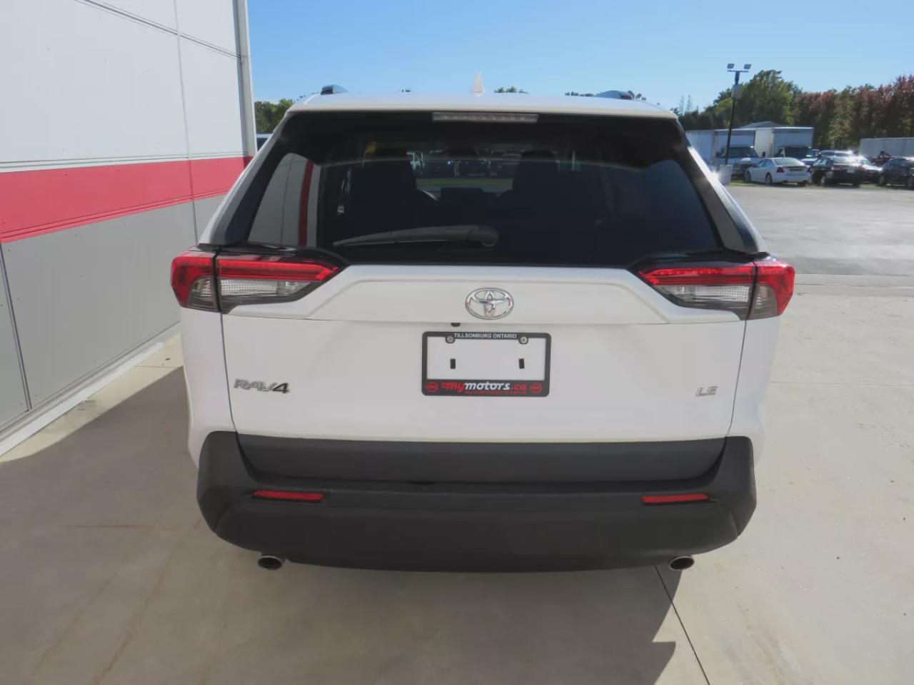 2019 Toyota RAV4 LE (**CLEAN TITLE/NO ACCIDENTS**SAFETY/CERTIFIED!!**ALLOY RIMS**REVERSE CAMERA**HEATED SEATS**CRUISE CONTROL**LANE ASSIST**ECO/NORMAL/SPORT MODE**ELECTRIC PARKING BRAKE**USB/AUX**POWER DOORS**POWER WINDOWS**) Photo