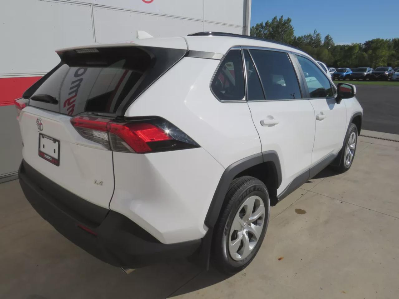 2019 Toyota RAV4 LE (**CLEAN TITLE/NO ACCIDENTS**SAFETY/CERTIFIED!!**ALLOY RIMS**REVERSE CAMERA**HEATED SEATS**CRUISE CONTROL**LANE ASSIST**ECO/NORMAL/SPORT MODE**ELECTRIC PARKING BRAKE**USB/AUX**POWER DOORS**POWER WINDOWS**) Photo