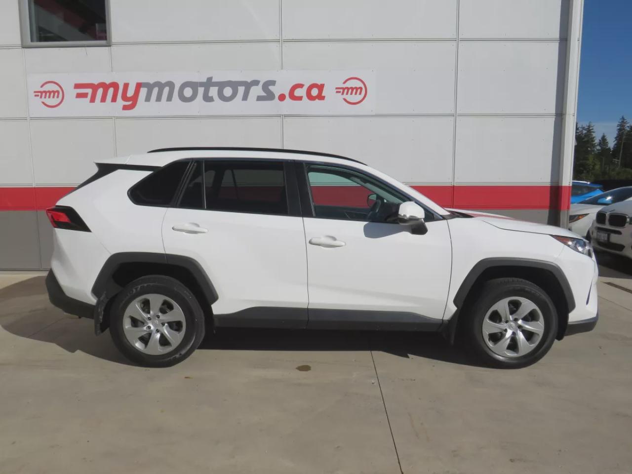 2019 Toyota RAV4 LE (**CLEAN TITLE/NO ACCIDENTS**SAFETY/CERTIFIED!!**ALLOY RIMS**REVERSE CAMERA**HEATED SEATS**CRUISE CONTROL**LANE ASSIST**ECO/NORMAL/SPORT MODE**ELECTRIC PARKING BRAKE**USB/AUX**POWER DOORS**POWER WINDOWS**) Photo