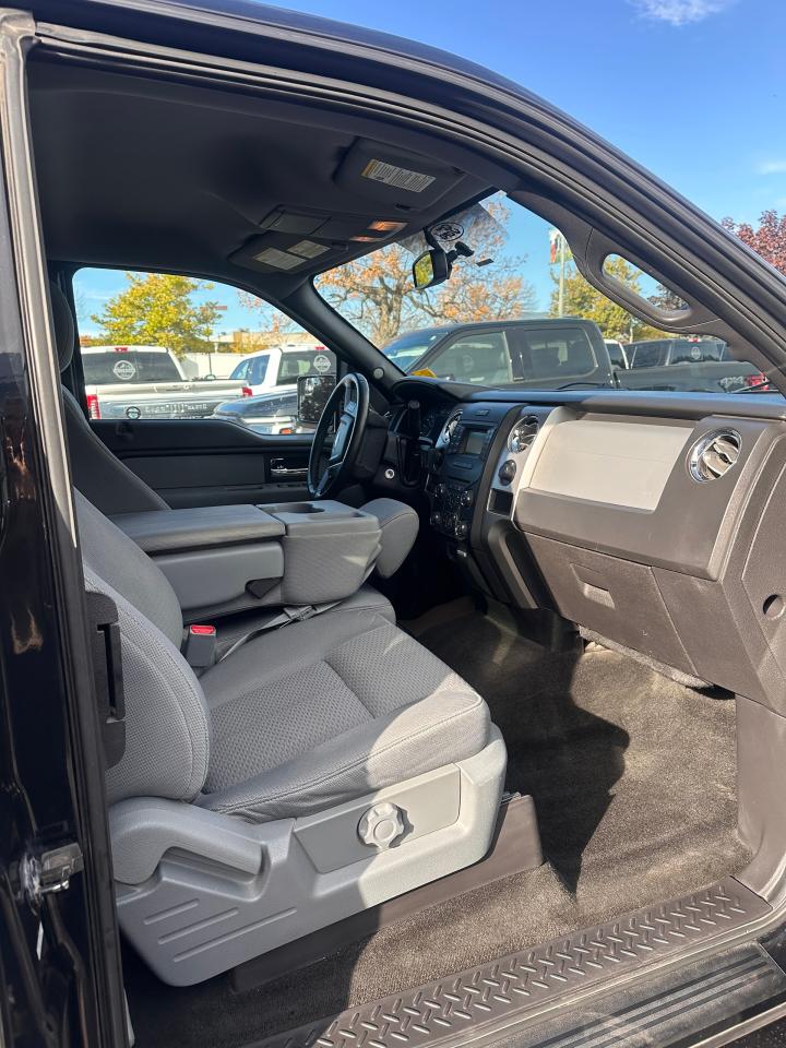 2014 Ford F-150 XLT Photo5