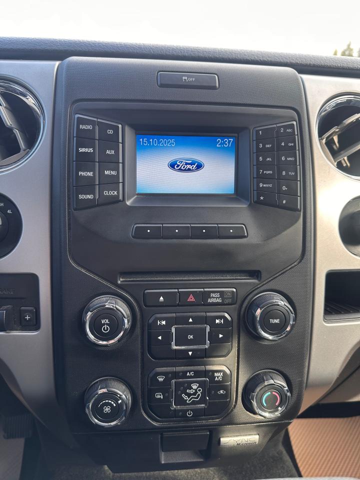 2014 Ford F-150 XLT Photo5