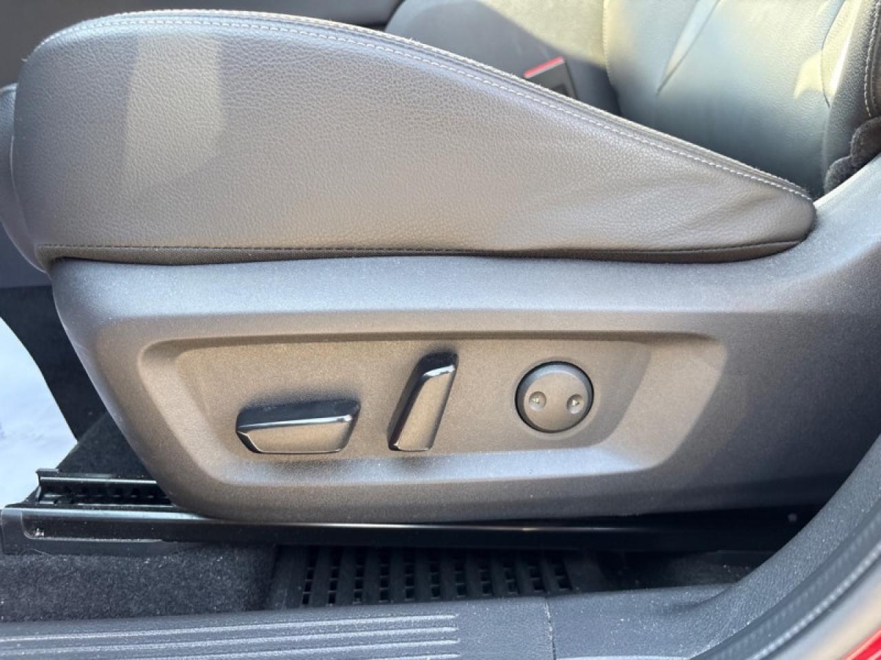 2022 Nissan Rogue SL  - Moonroof -  Leather Seats Photo