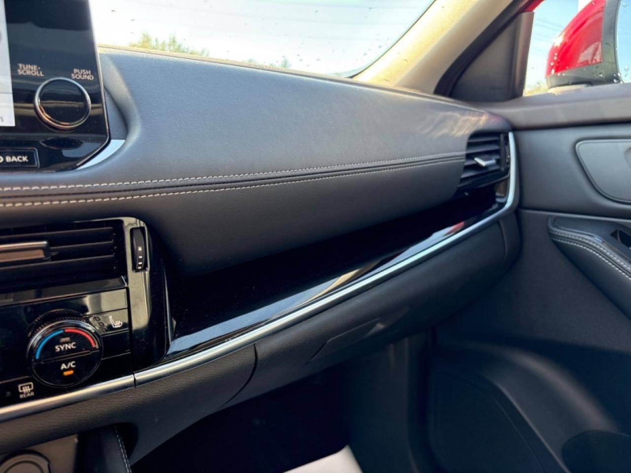 2022 Nissan Rogue SL  - Moonroof -  Leather Seats Photo