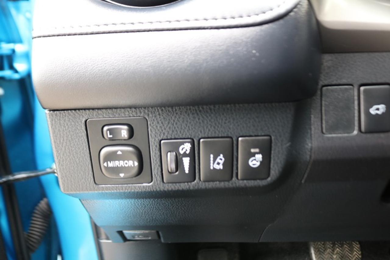 2018 Toyota RAV4 HYBRID Photo