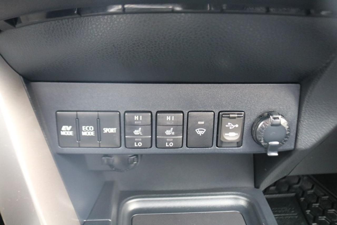 2018 Toyota RAV4 HYBRID Photo