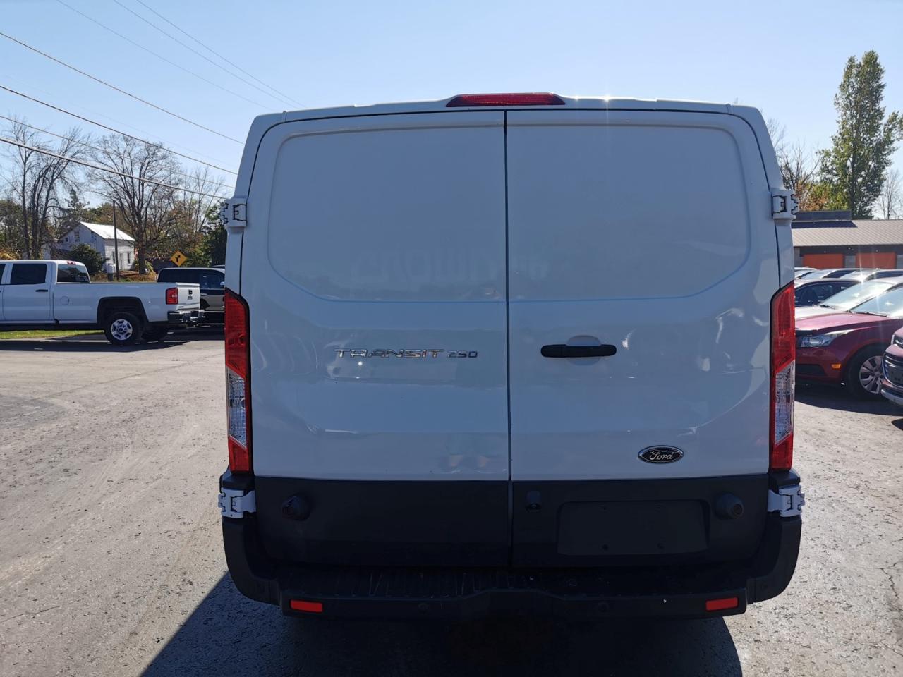 2017 Ford Transit 250 Van Low Roof 60/40 Pass. 148-in. WB Photo3