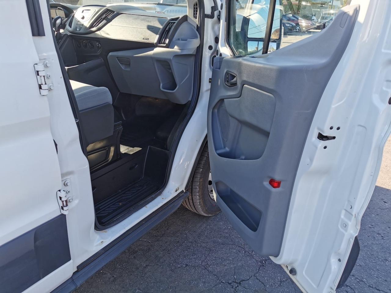 2017 Ford Transit 250 Van Low Roof 60/40 Pass.130-in. WB - Photo #20