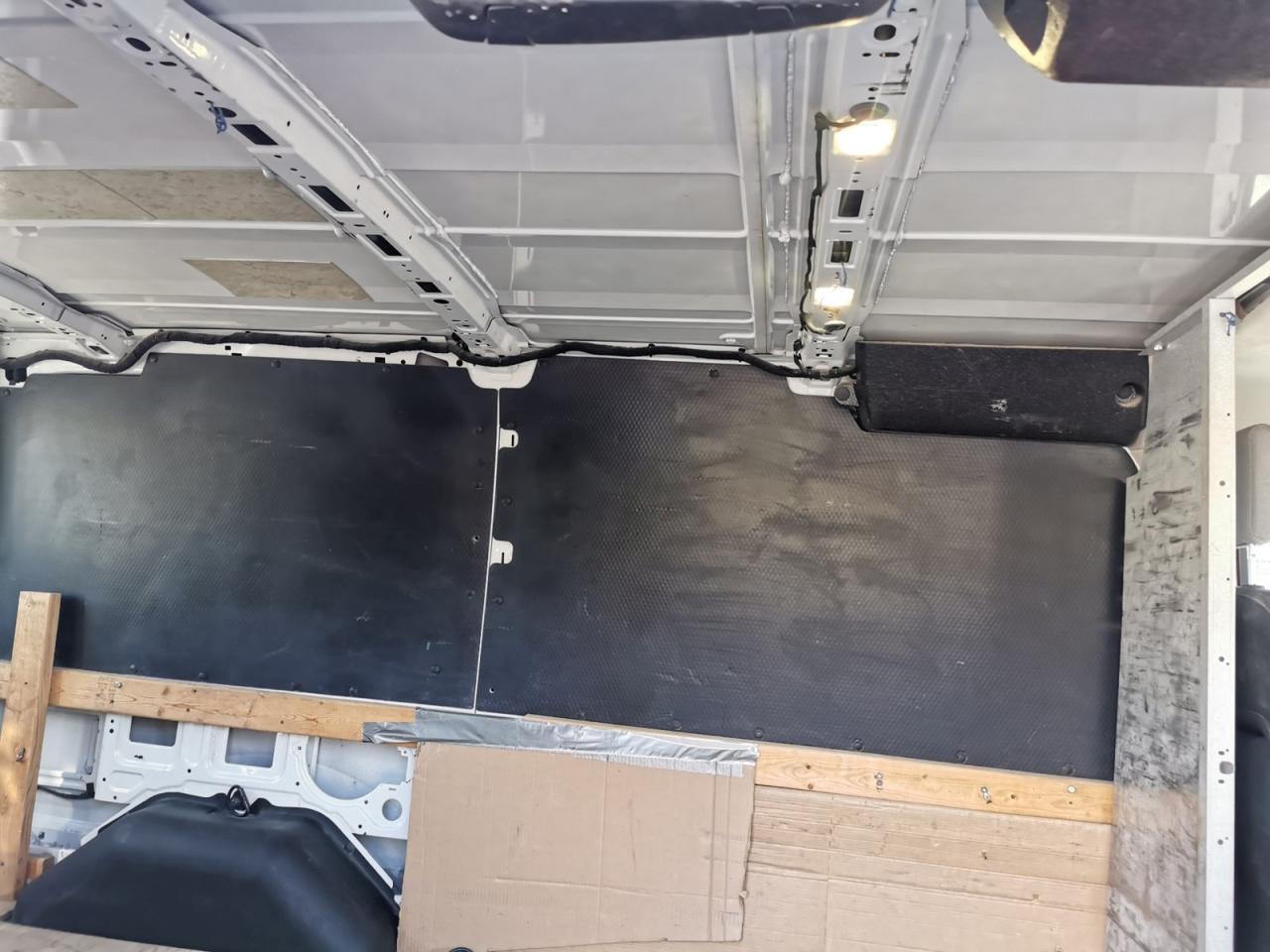 2017 Ford Transit 250 Van Low Roof 60/40 Pass.130-in. WB - Photo #26