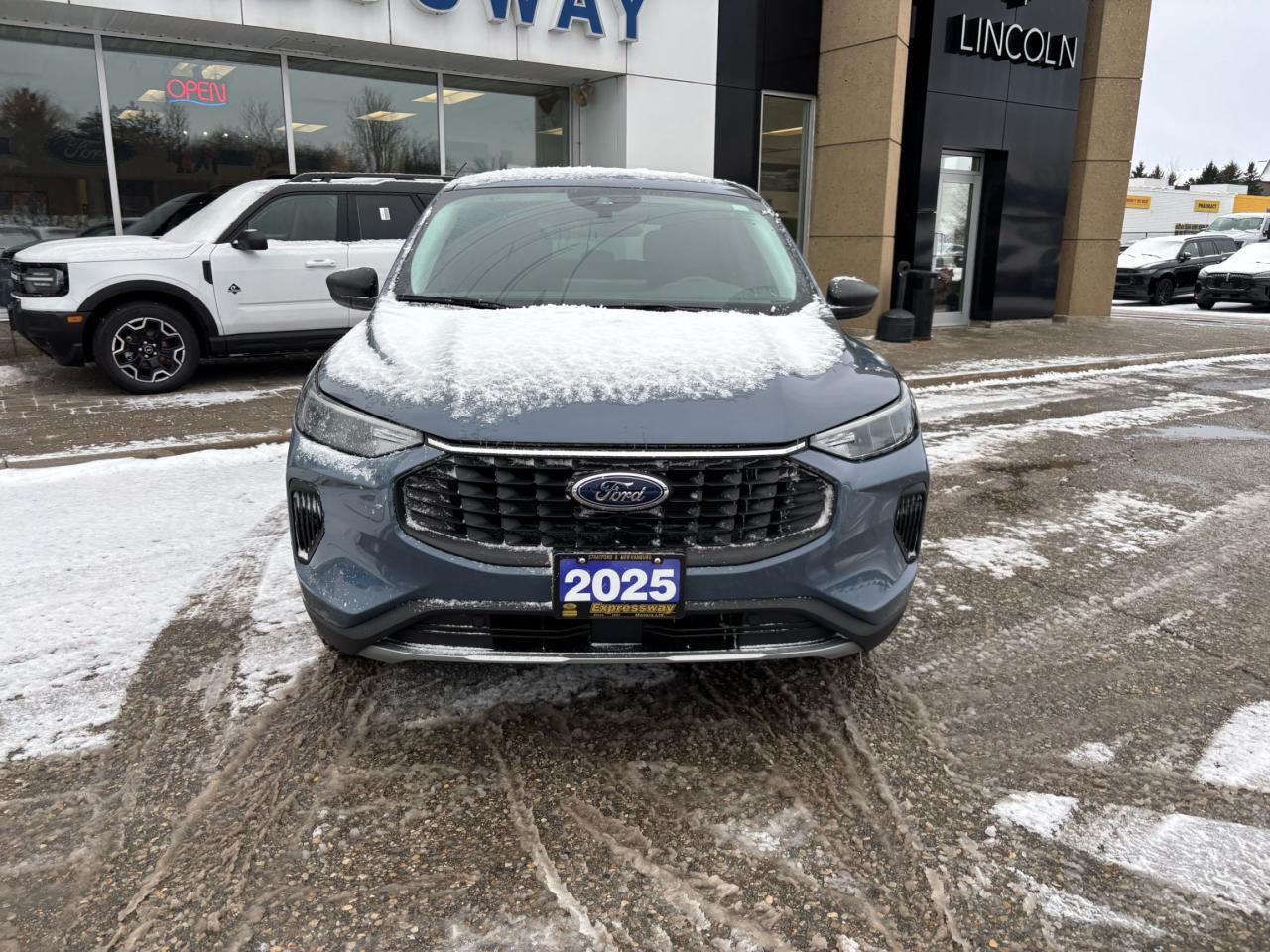 2025 Ford Escape PREVIOUS DEMO! LIKE NEW! ACTIVE AWD! TECH PACKAGE! Photo1