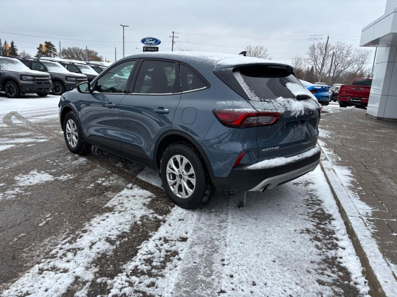 2025 Ford Escape PREVIOUS DEMO! LIKE NEW! ACTIVE AWD! TECH PACKAGE! Photo