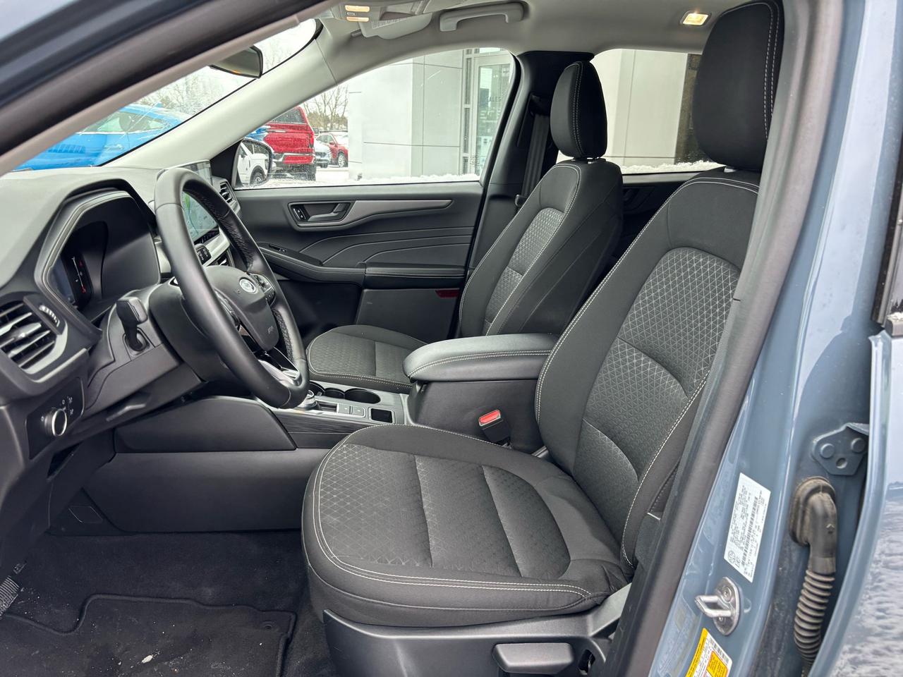 2025 Ford Escape PREVIOUS DEMO! LIKE NEW! ACTIVE AWD! TECH PACKAGE! Photo