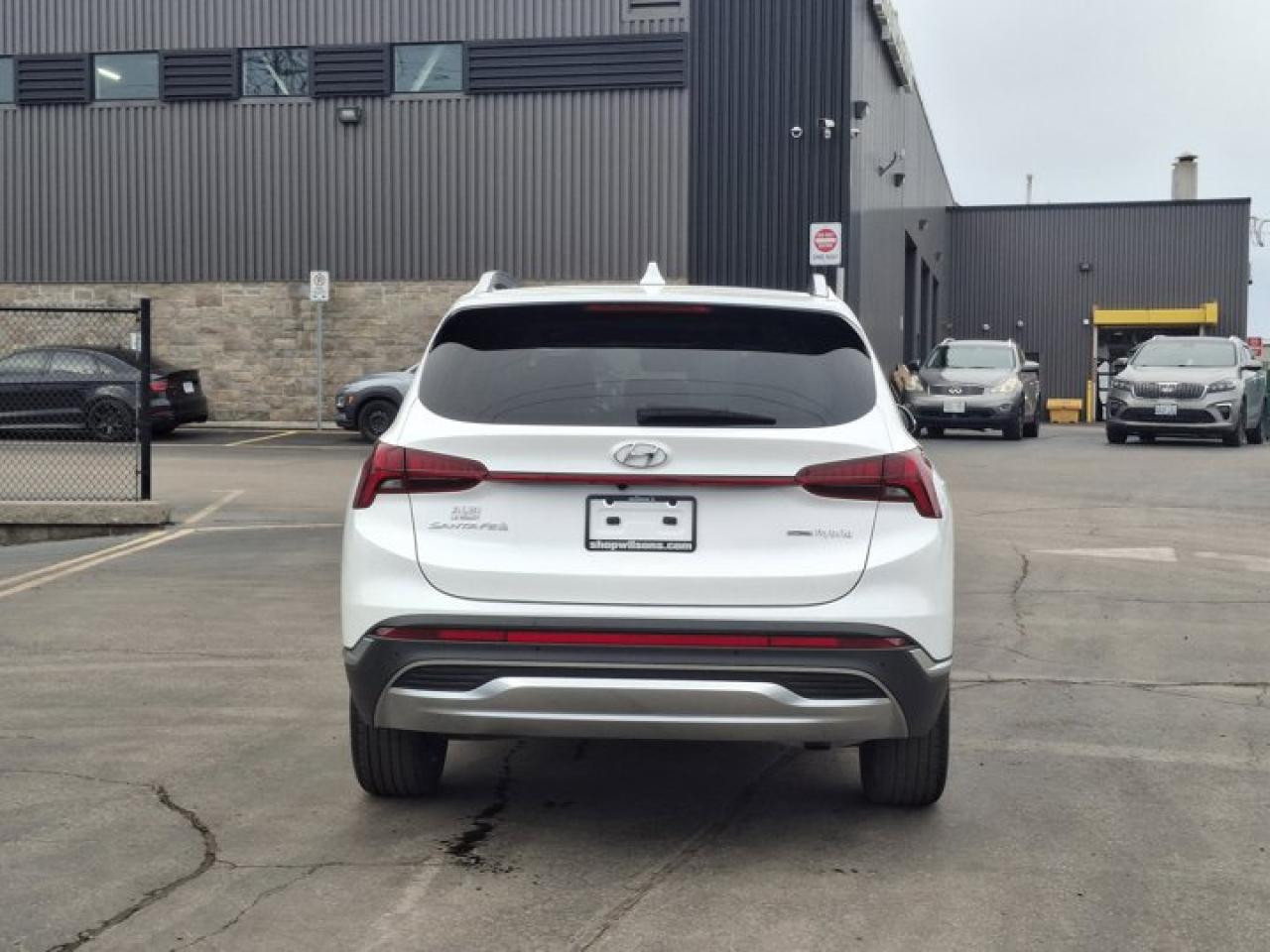 2021 Hyundai Santa Fe Hybrid Luxury AWD | Leather | Pano Roof | Cooled + Heated Seats | Heated Wheel | CarPlay + Android & More ! Photo