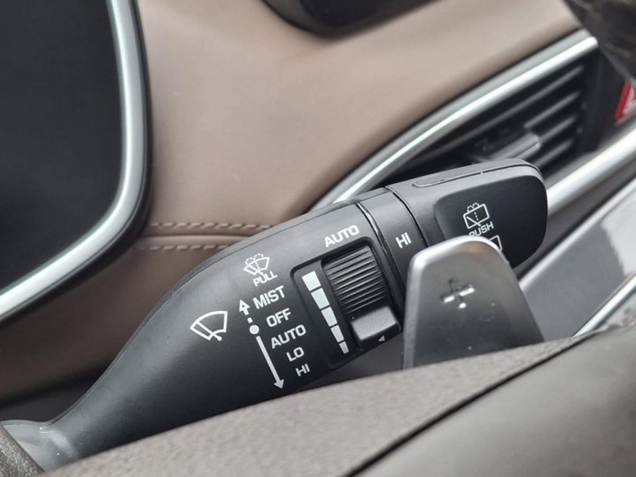 2021 Hyundai Santa Fe Hybrid Luxury AWD | Leather | Pano Roof | Cooled + Heated Seats | Heated Wheel | CarPlay + Android & More ! Photo