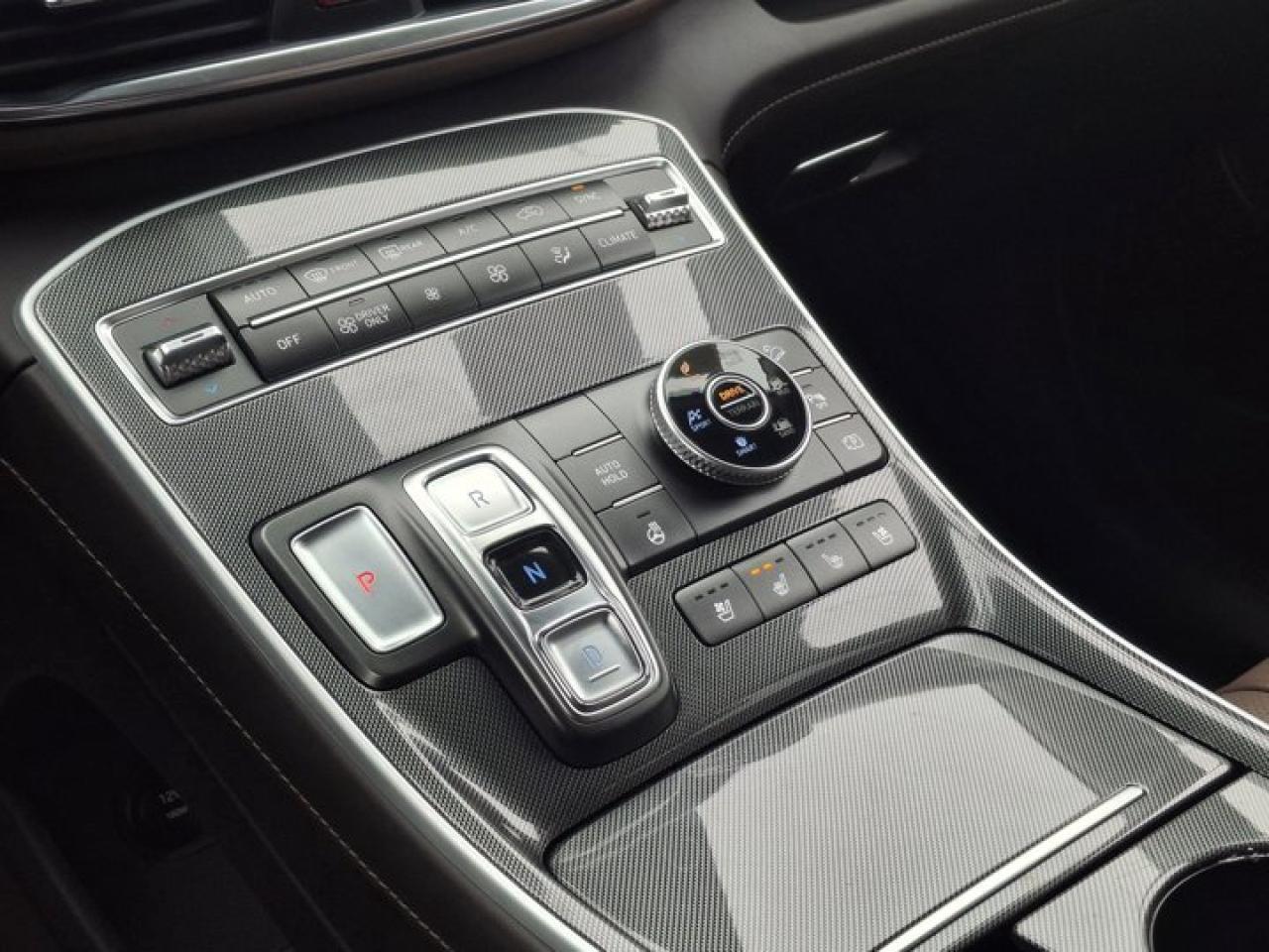 2021 Hyundai Santa Fe Hybrid Luxury AWD | Leather | Pano Roof | Cooled + Heated Seats | Heated Wheel | CarPlay + Android & More ! Photo