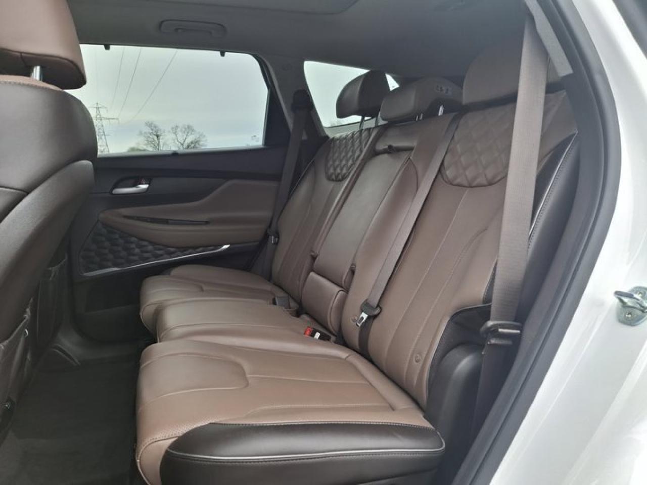 2021 Hyundai Santa Fe Hybrid Luxury AWD | Leather | Pano Roof | Cooled + Heated Seats | Heated Wheel | CarPlay + Android & More ! Photo