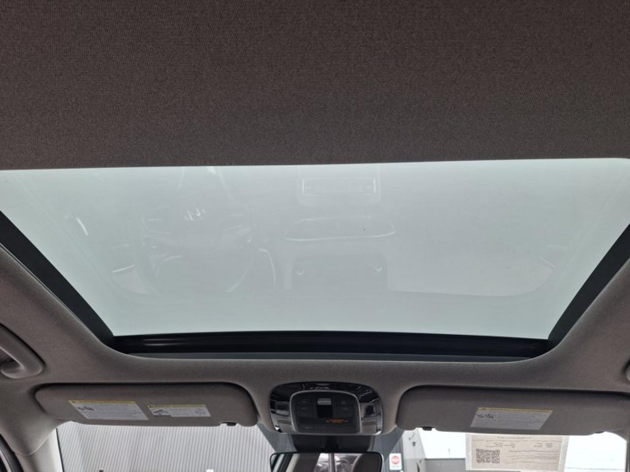 2021 Hyundai Santa Fe Hybrid Luxury AWD | Leather | Pano Roof | Cooled + Heated Seats | Heated Wheel | CarPlay + Android & More ! Photo