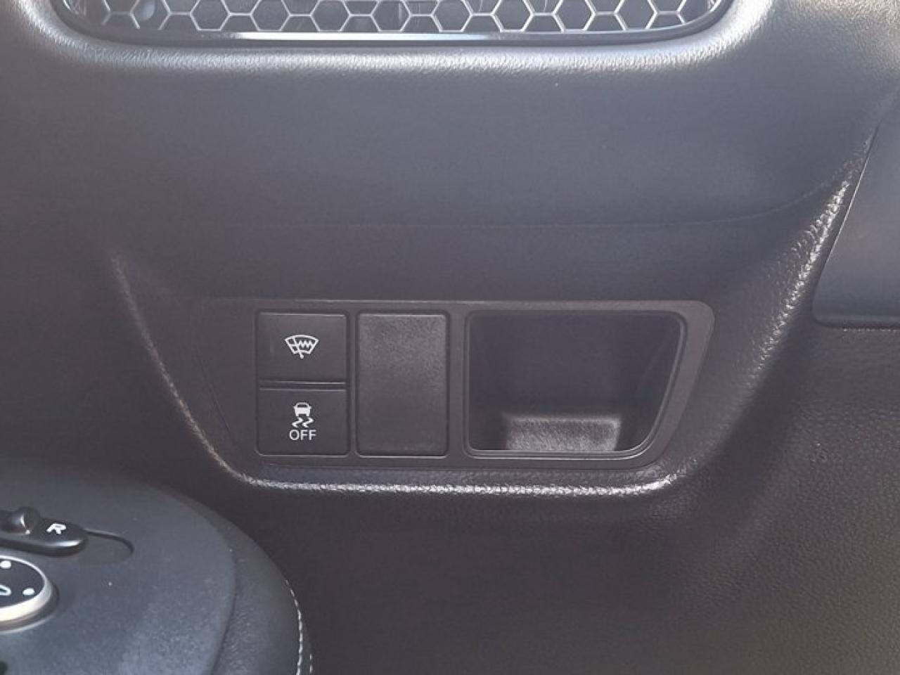 2023 Honda HR-V EX-L AWD | Leather | Sunroof | Nav | Adaptive Cruise | Heated Seats | CarPlay + Android and More ! Photo