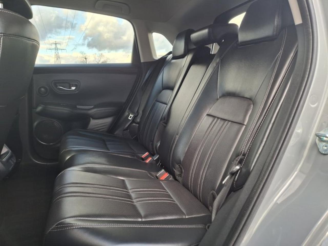 2023 Honda HR-V EX-L AWD | Leather | Sunroof | Nav | Adaptive Cruise | Heated Seats | CarPlay + Android and More ! Photo