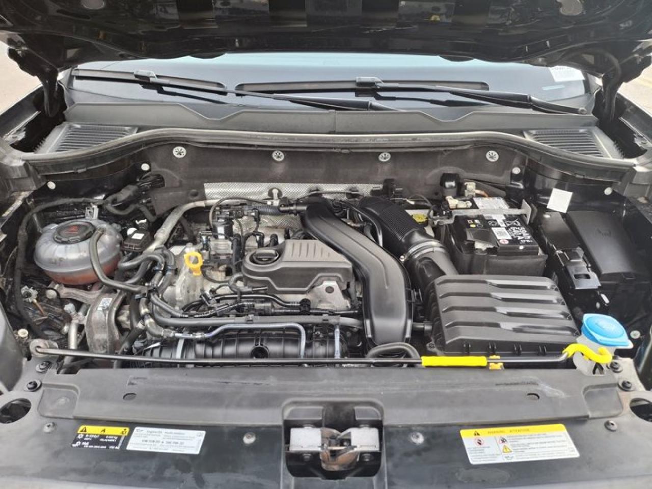 2024 Volkswagen Taos Comfortline | Panoramic Sunroof | Adaptive Cruise | Heated Wheel + Seats | CarPlay + Android | Powe Photo