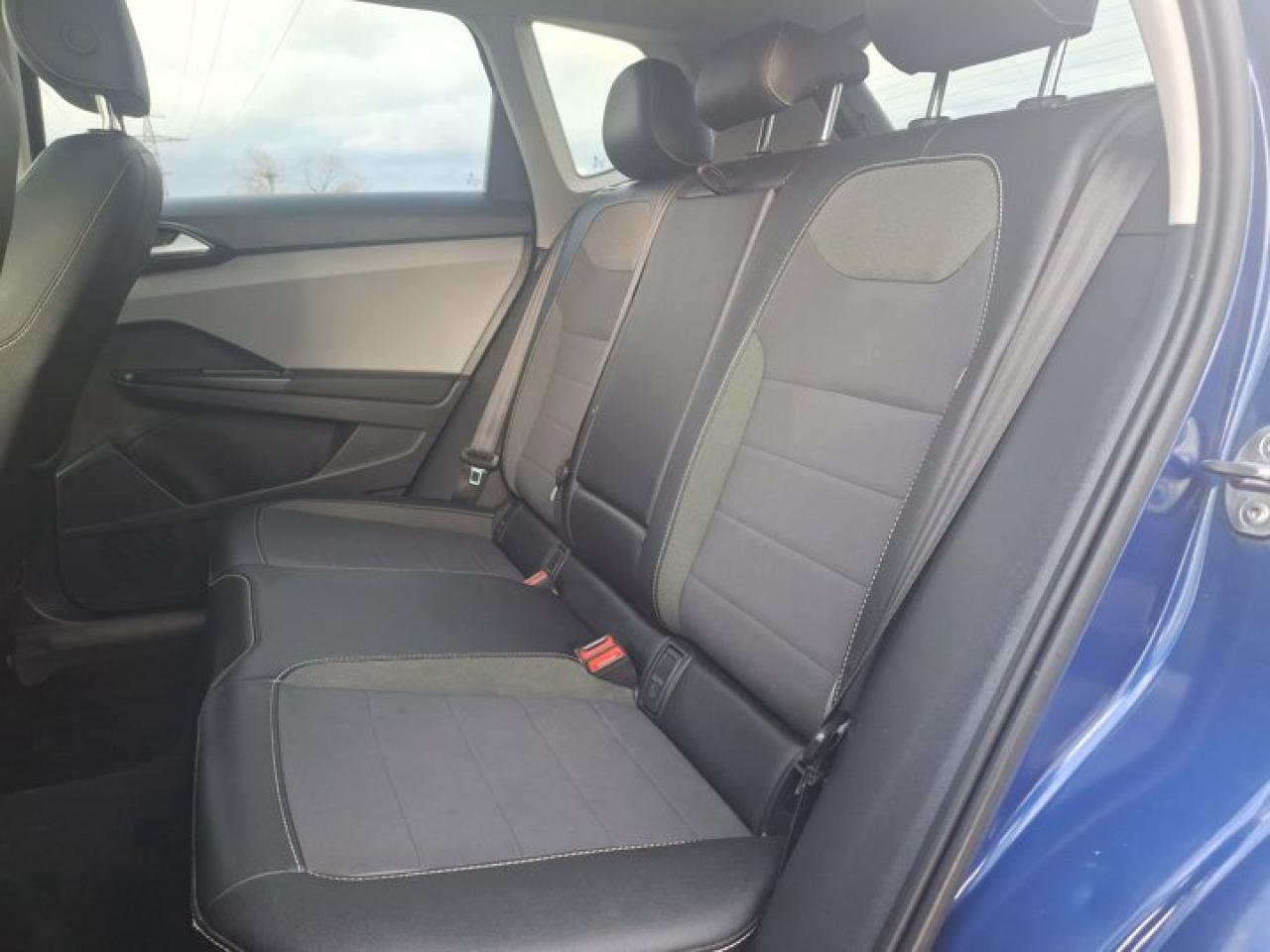 2022 Volkswagen Taos Comfortline AWD | Panoramic Sunroof | Cruise | Leatherette | New Tires | New Brakes | Photo