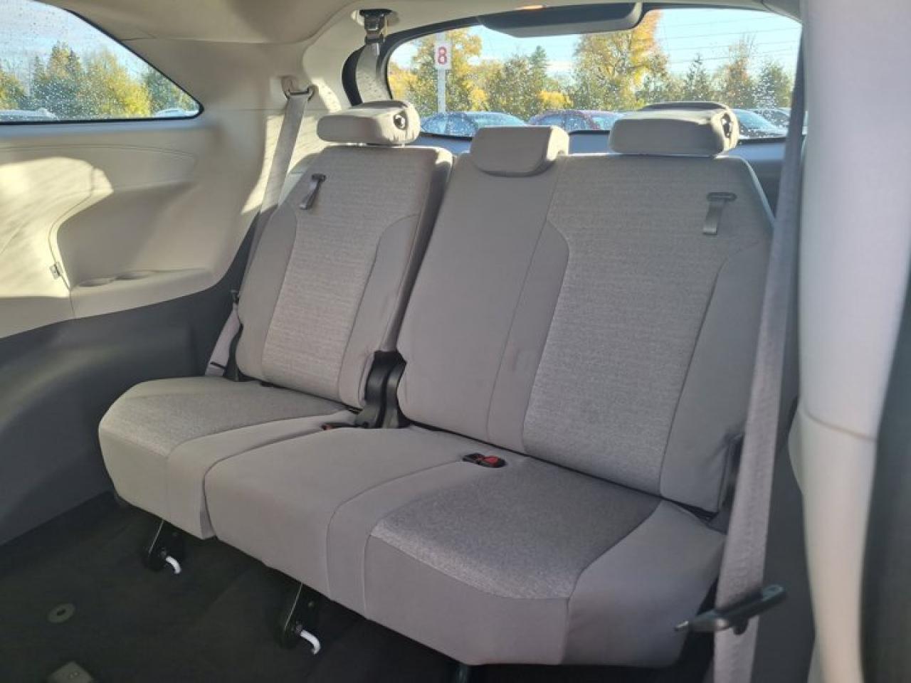 2024 Toyota Sienna LE AWD | Hybrid | Power Sliding Doors | Heated Seats | Power Seat | Radar Cruise and More ! Photo