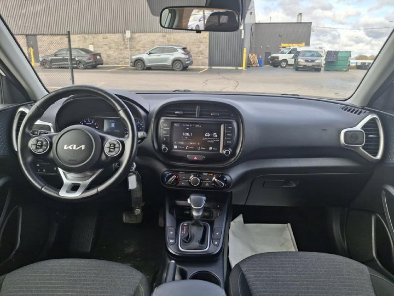 2022 Kia Soul EX | CarPlay | Android Auto | Heated Seats & Steering | Cruise Control | Rear Camera & More ! Photo