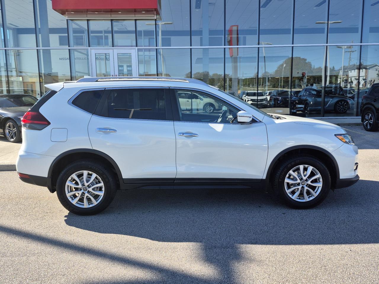2020 Nissan Rogue SV Photo20