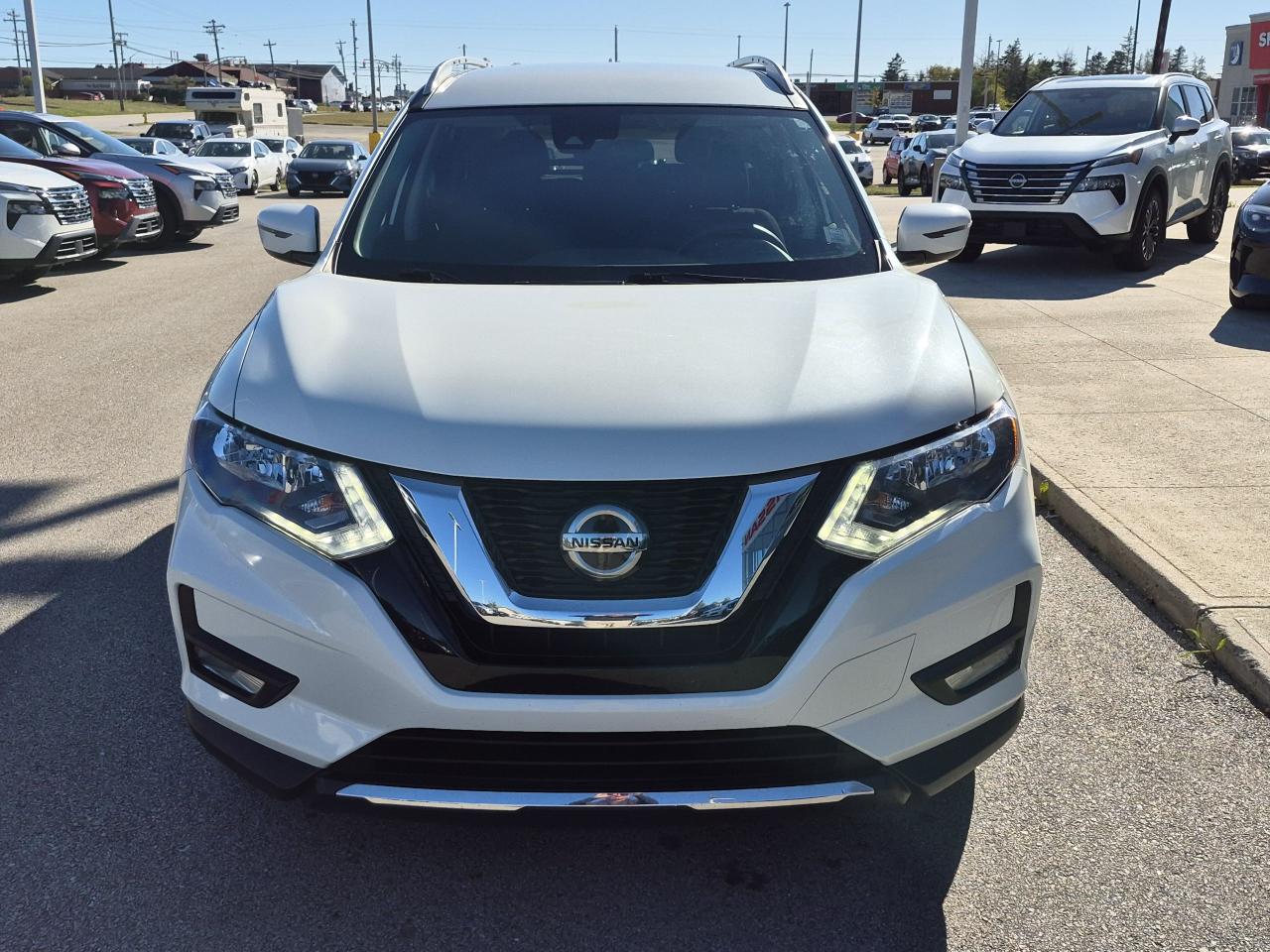 2020 Nissan Rogue SV Photo2