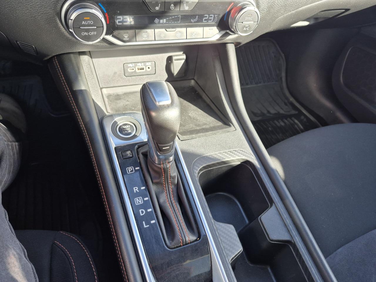 2022 Nissan Sentra SR Photo11