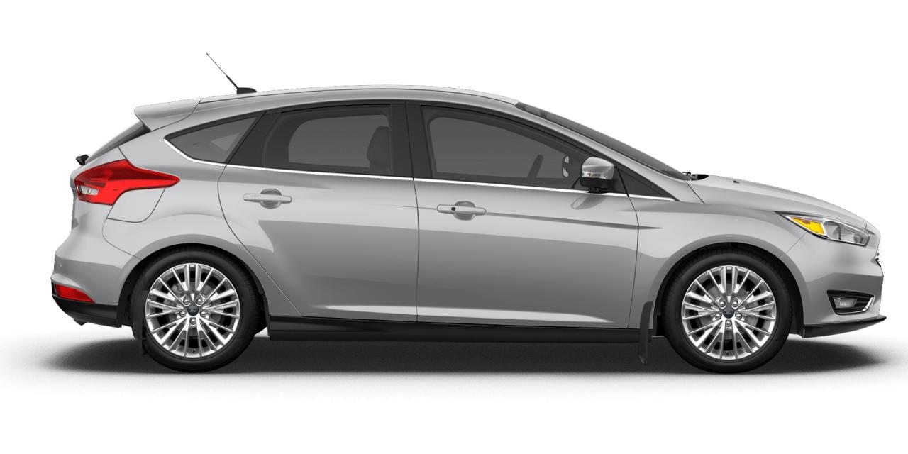 2016 Ford Focus HATCH  TITANIUM Photo5