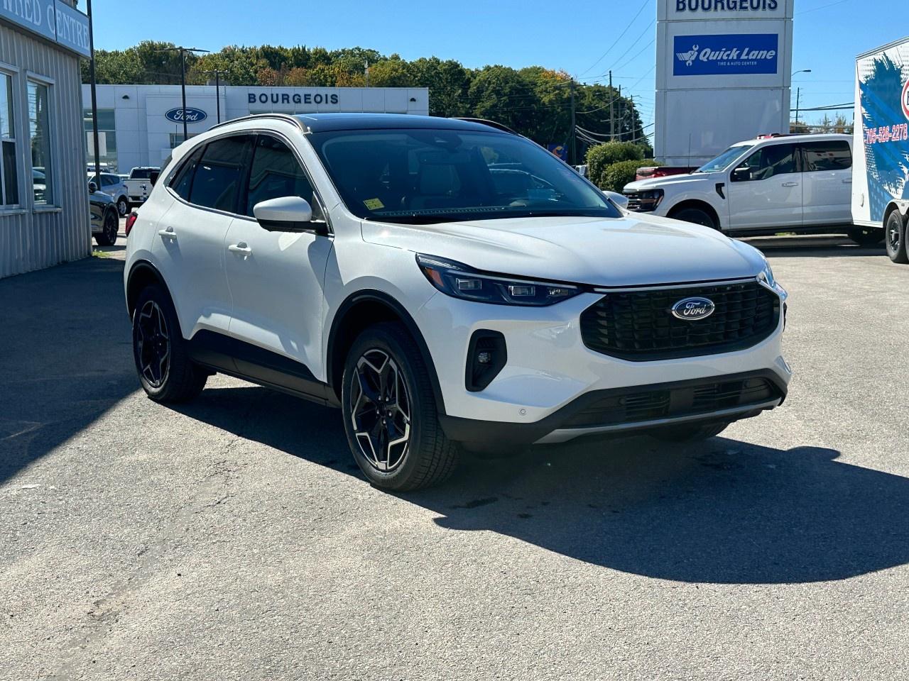 2026 Ford Escape Platinum AWD Photo3