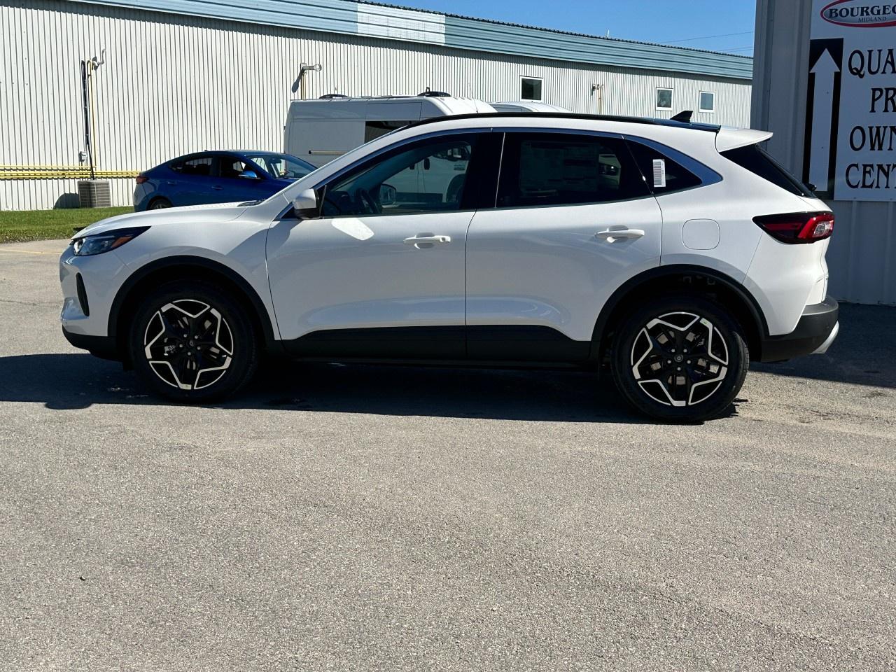 2026 Ford Escape Platinum AWD Photo