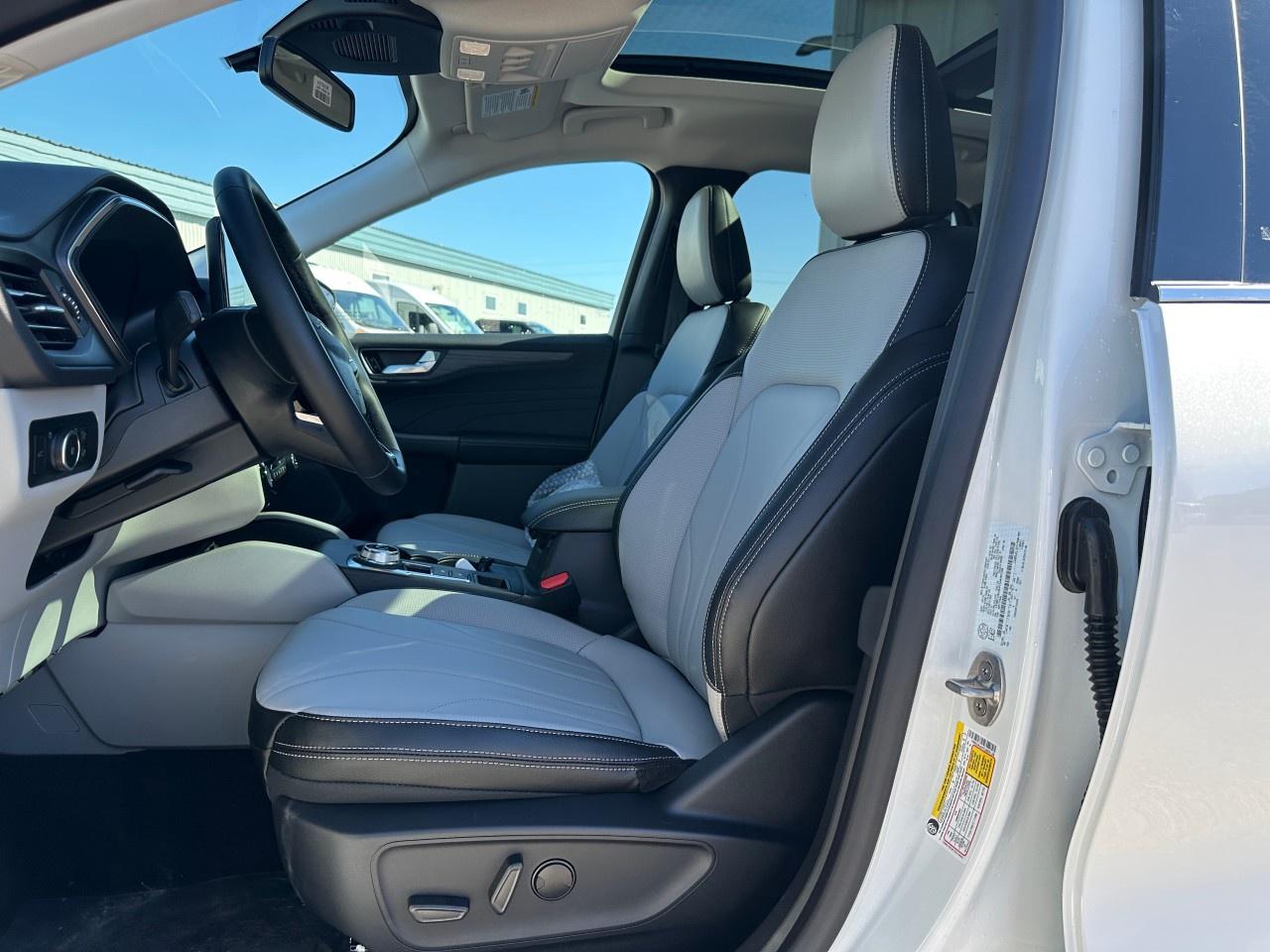 2026 Ford Escape Platinum AWD Photo