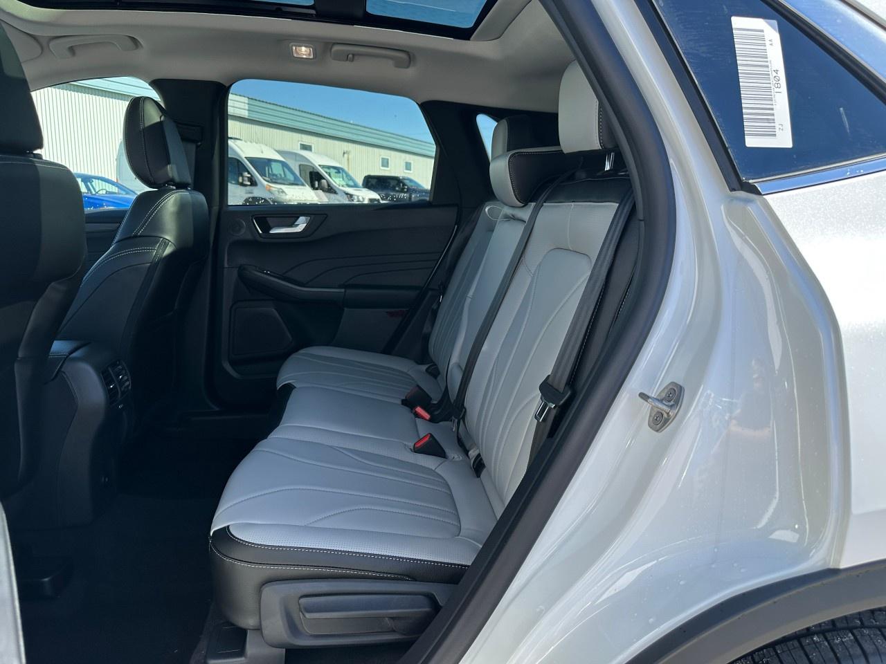 2026 Ford Escape Platinum AWD Photo