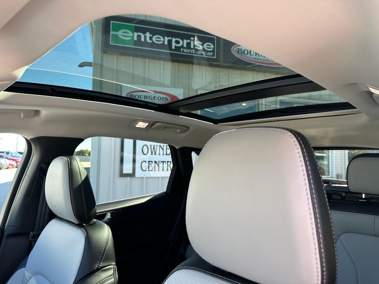 2026 Ford Escape Platinum AWD Photo