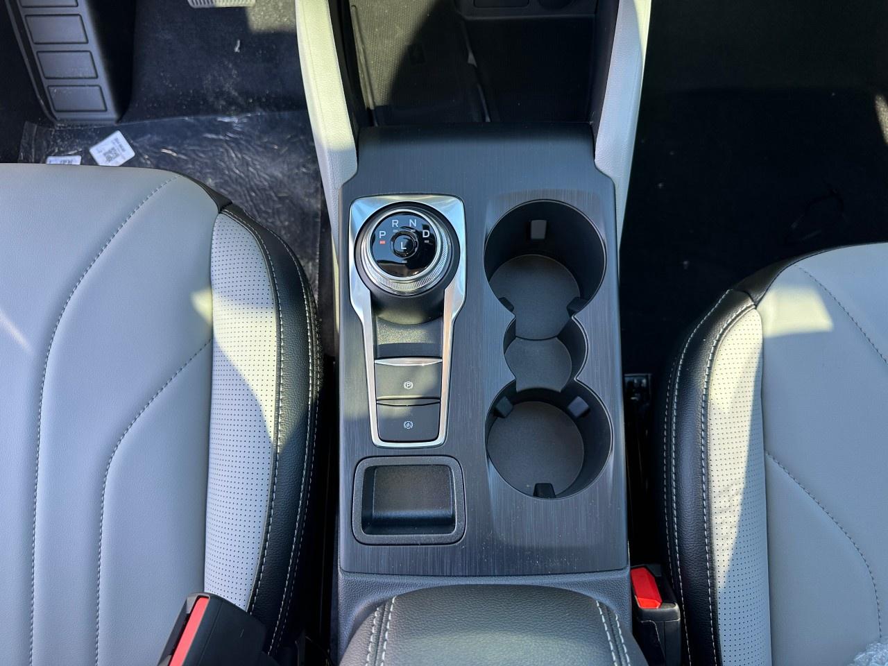 2026 Ford Escape Platinum AWD Photo