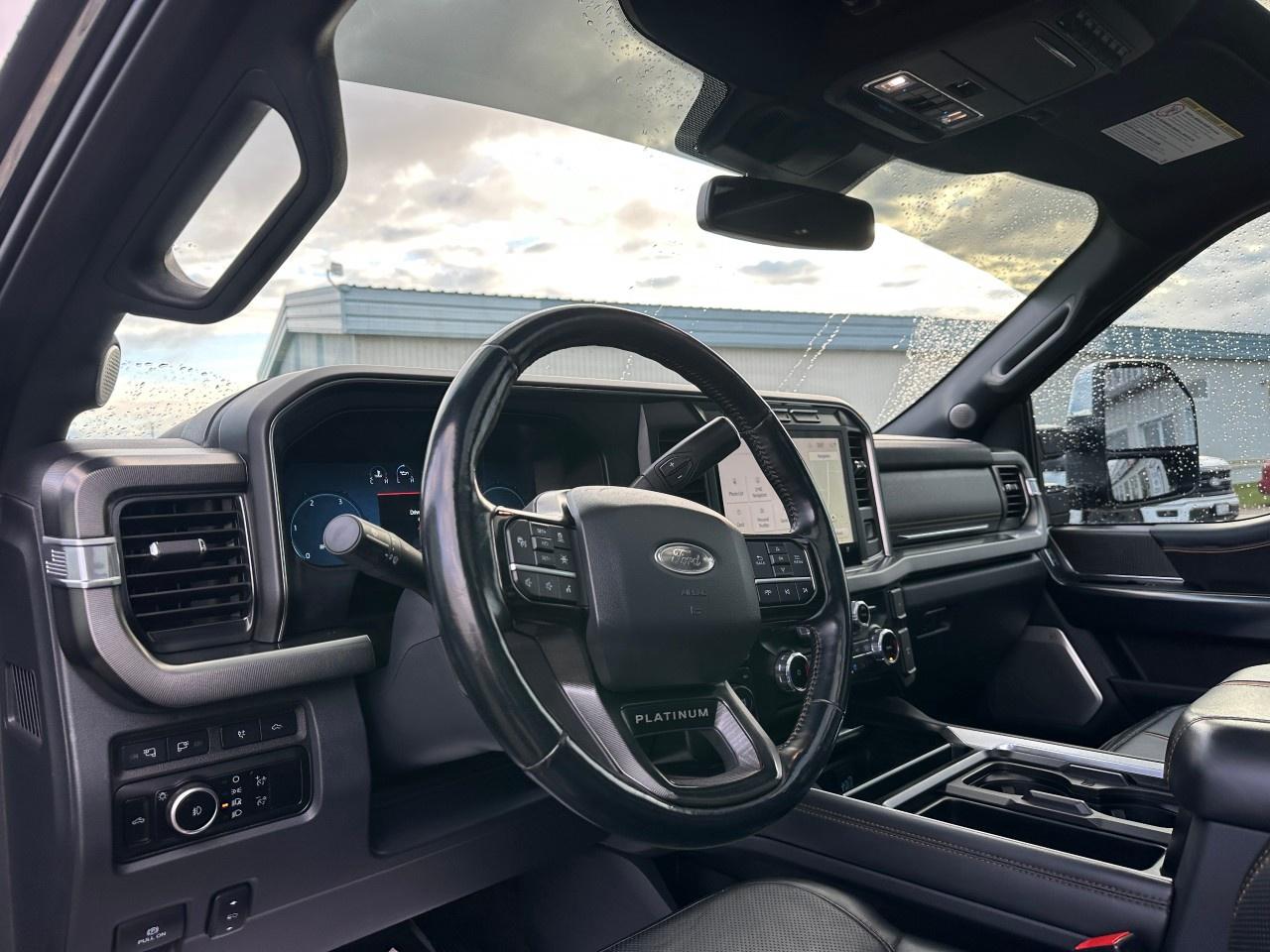 2023 Ford F-250 Super Duty SRW PLATINUM 4WD CREW CAB 6.75' BOX Photo